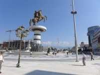 Nagy Sándor gigantikus szobra Szkopje főterén